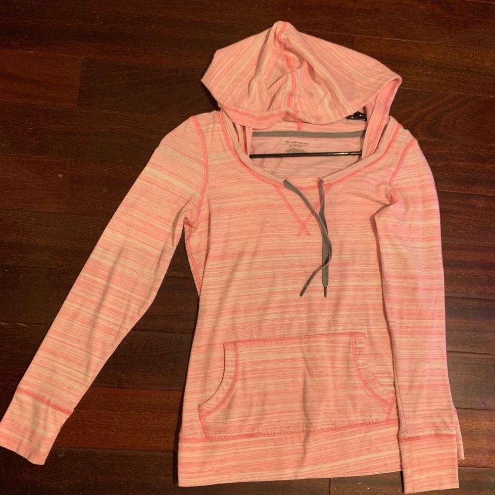 Thin long sleeve with hoodie
